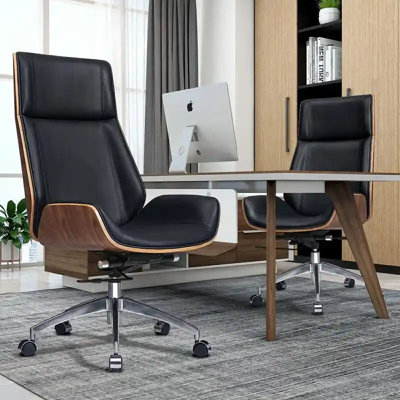 Chaise de bureau de direction haute en cuir noir avec accents en noyer
