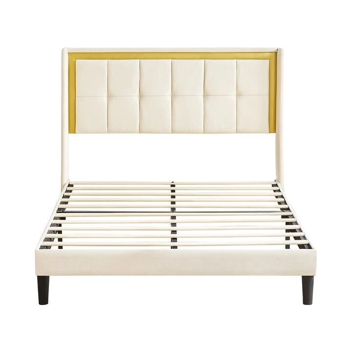 Cadre de lit Queen en tissu blanc avec tête de lit capitonnée à garniture dorée